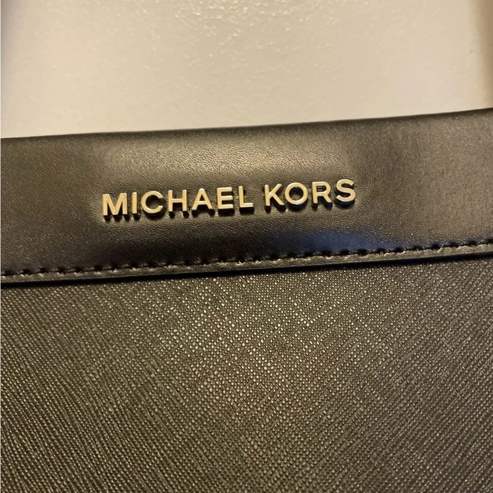 Michael Kors Black Tote Bag - Picture 6 of 11